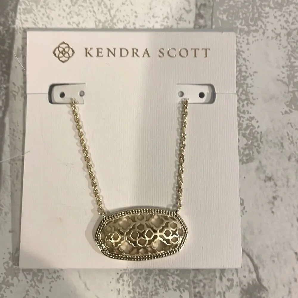 Kendra Scott Dollie Pendant Gold Necklace - Picture 2 of 7